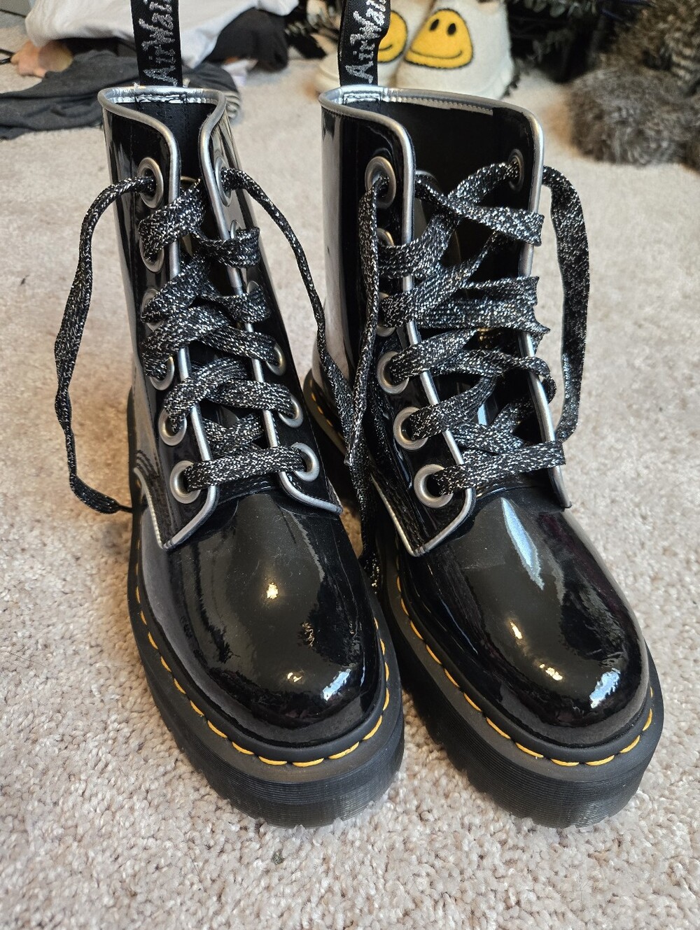 NEW!! Dr Martens Patent MOLLY Platform Boots w/ Silver Contrast Accents. Size 8 - Picture 6 of 13